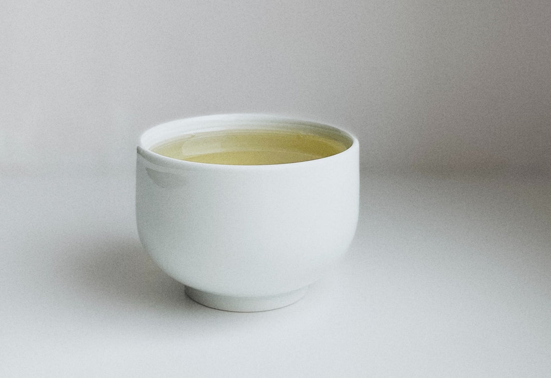White Tea and Caffeine Levels - Zest's Guide to White Tea